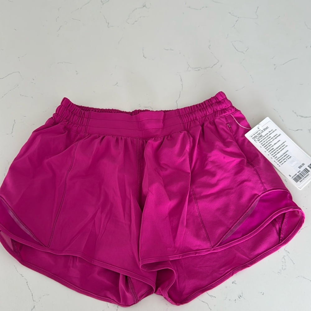 Lululemon Hotty Hot shorts 8 4”